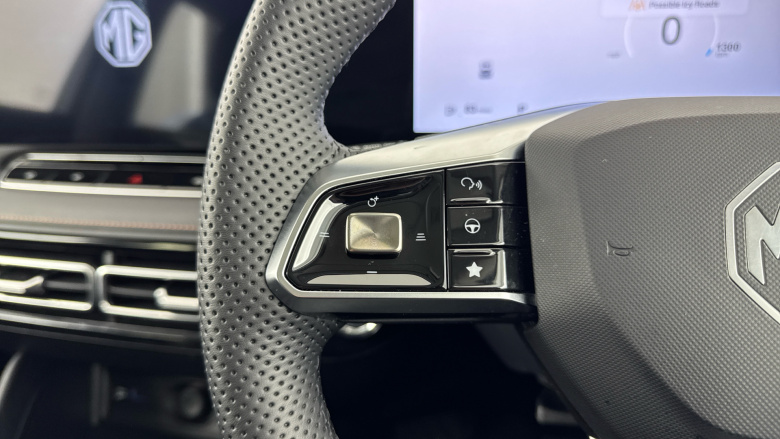 MG HS 1.5 T-GDI Trophy 5dr DCT Petrol Hatchback